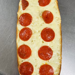Garlic Bread w Mozzarella & Pepperoni